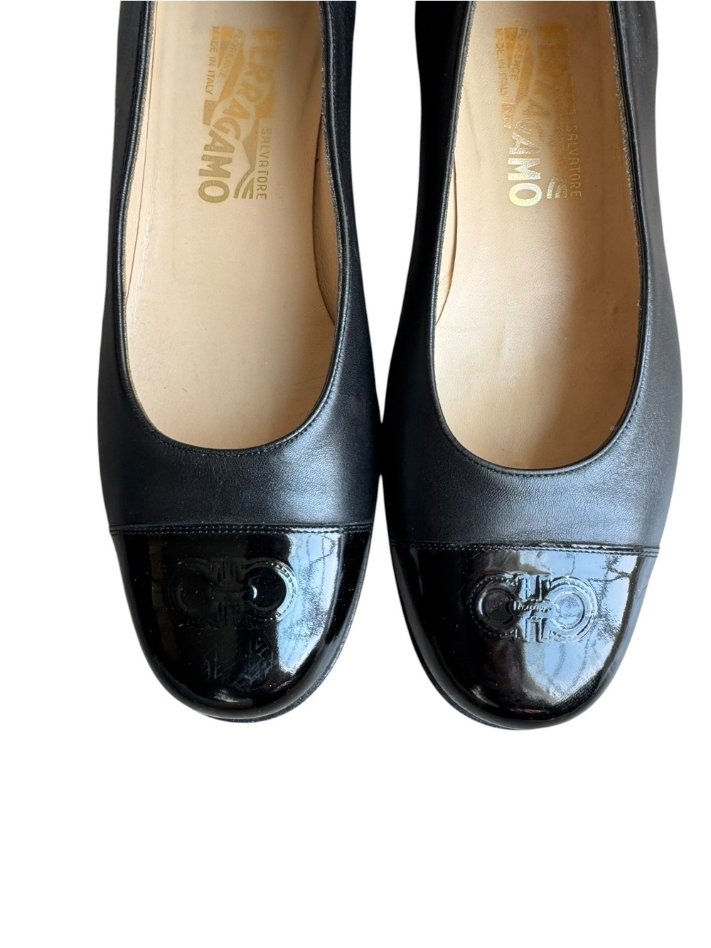 Salvatore Ferragamo - Vintage Black Leather Patent Cap Toe Pumps Sz 10 - Picture 4 of 10